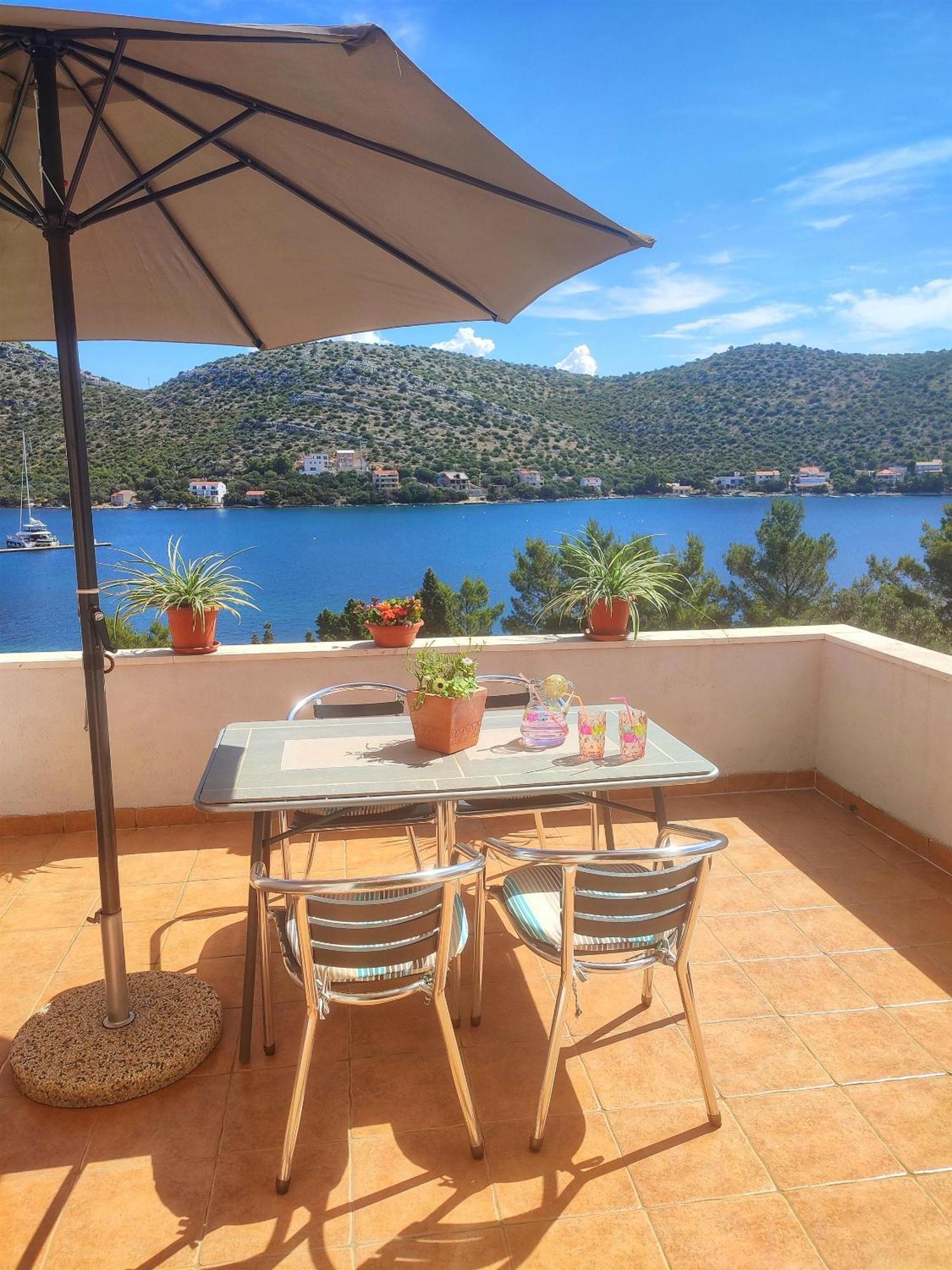 Apartments Vesna Lastovo Bagian luar foto